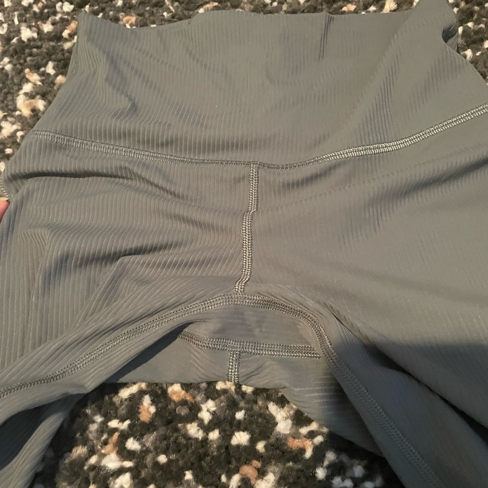 lululemon athletica grey mini flares - Picture 5 of 5
